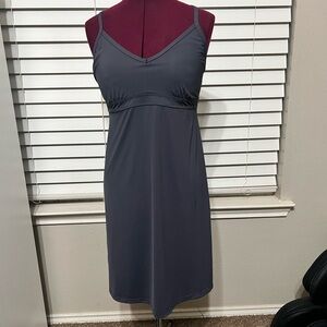 ATHLETA Dress Womens Sz M Coastline Swim Athletic Dress Gray Built In Bra EUC